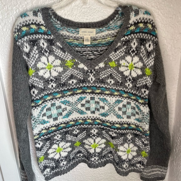 Gorgeous sweater - Picture 5 of 6